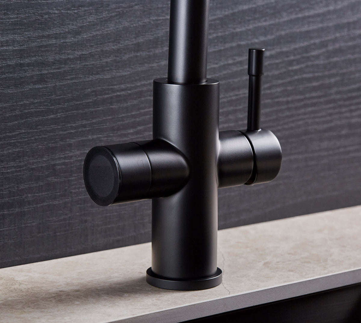 Aquilia 5-in-1 Matt Black