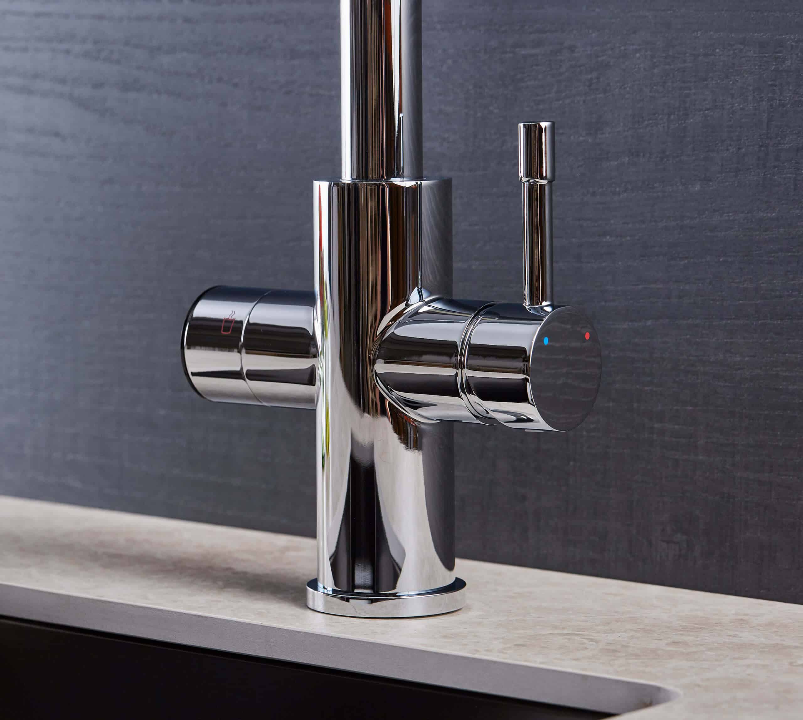 Lyra 4-in-1 Chrome