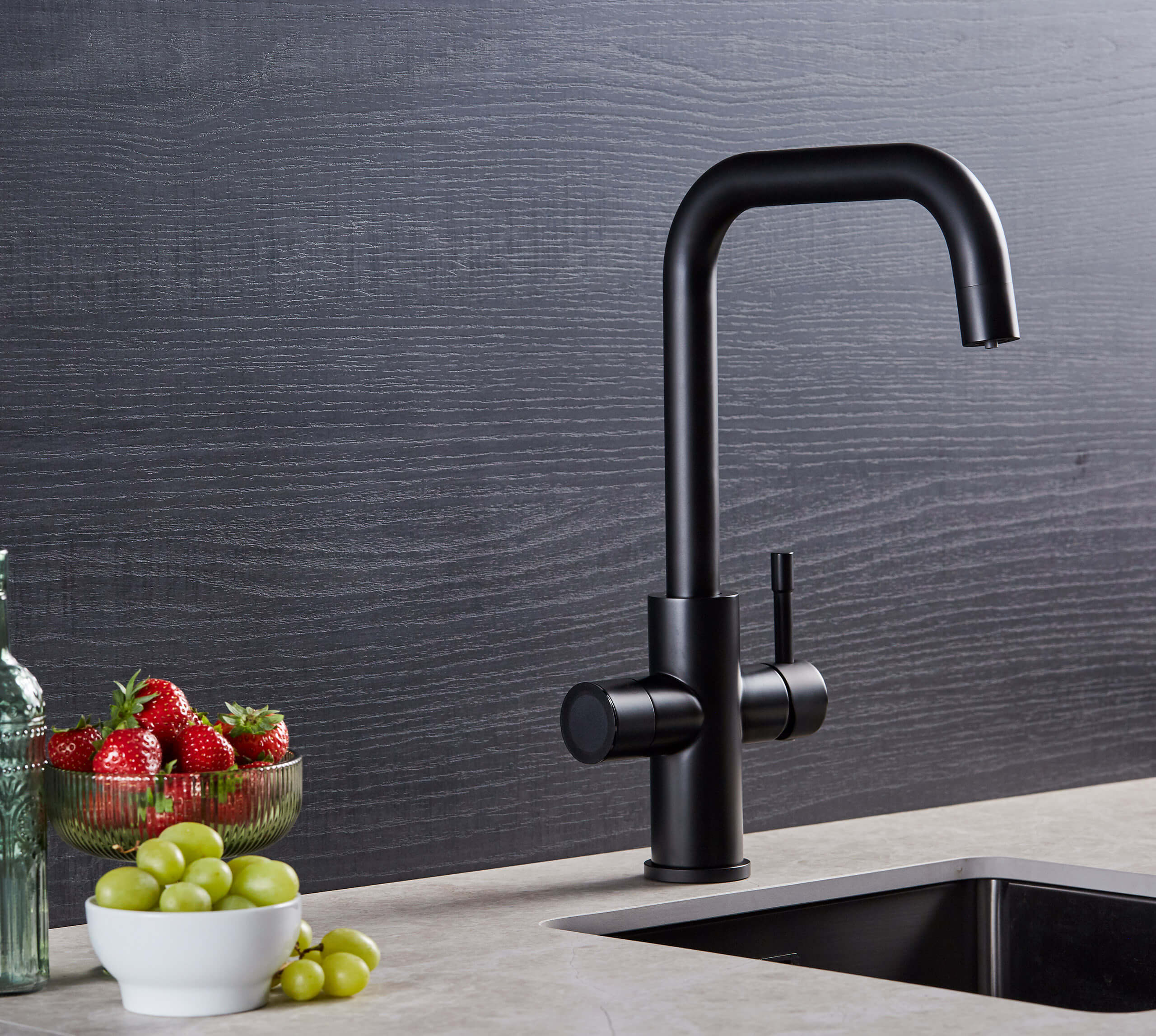 Lyra 4-in-1 Matt Black