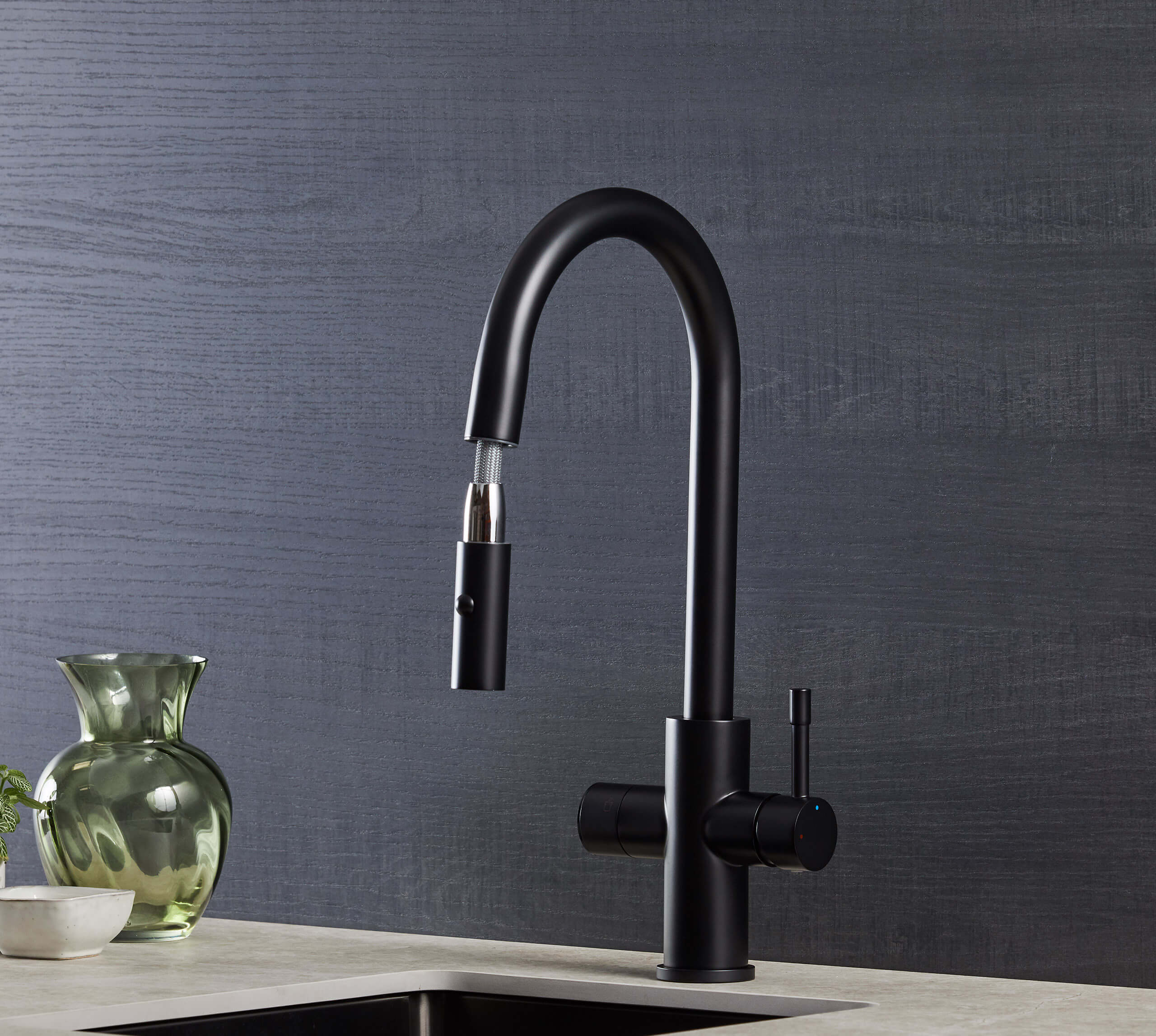 Aquilia 4-in-1 Matt Black